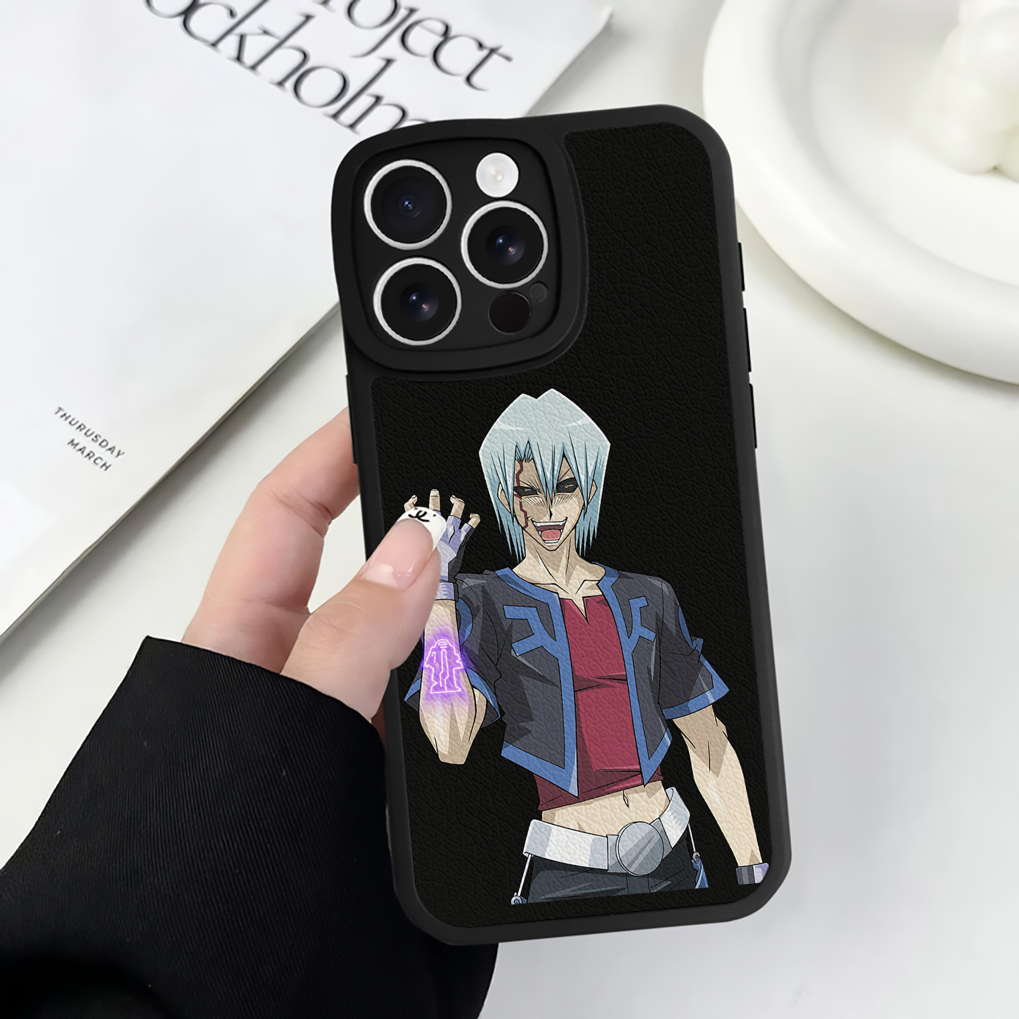 遊☆戯☆王 Yu-Gi-Oh! 【iPhone 16シリーズ対応】シリコンスマホケース（レザー調） 材質：シリコン